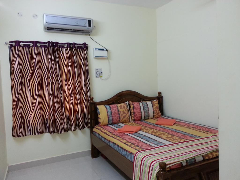 Srirangam Homestay Tiruchirappalli Bagian luar foto